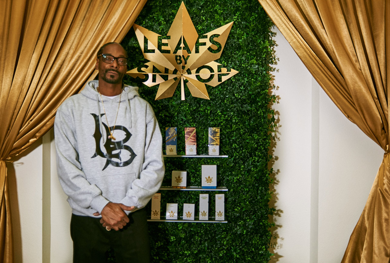 LEAFS BY SNOOP 大麻食品制品金色花朵LOGO設計-上海品牌策劃設計公司12 LEAFS BY SNOOP 大麻食品制品金色花朵LOGO設計-上海品牌策劃設計公司12