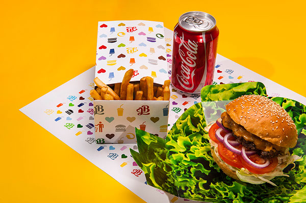 Burger&Love 漢堡快餐餐廳品牌形象設計26-漢堡薯條包裝設計7