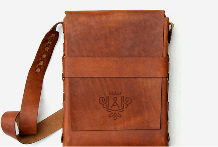 Adelis 皮具皮包鳥形品牌標(biāo)志設(shè)計5-上海品牌策劃設(shè)計公司