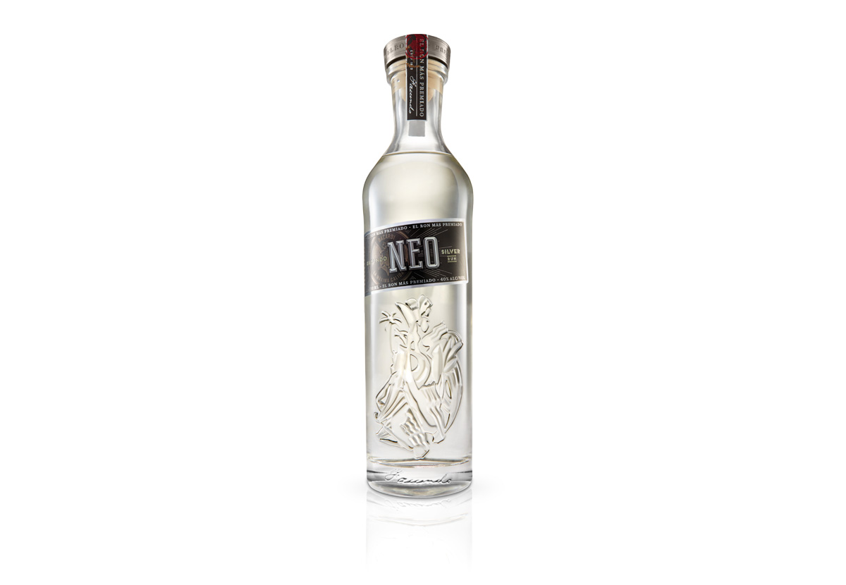 BACARDI 百加得朗姆酒包裝設(shè)計(jì)-上海包裝設(shè)計(jì)公司國(guó)外包裝設(shè)計(jì)欣賞7
