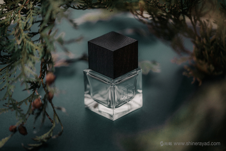 Tenth Muse 植物香水品牌視覺形象設(shè)計(jì)-香水瓶設(shè)計(jì) Tenth Muse 植物香水品牌視覺形象設(shè)計(jì)-香水瓶設(shè)計(jì)