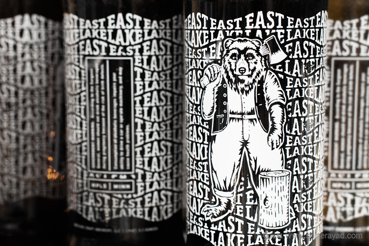 EASTLAKE 黑白工人插畫啤酒包裝設(shè)計(jì)-尚略上海包裝設(shè)計(jì)公司設(shè)計(jì)收藏3