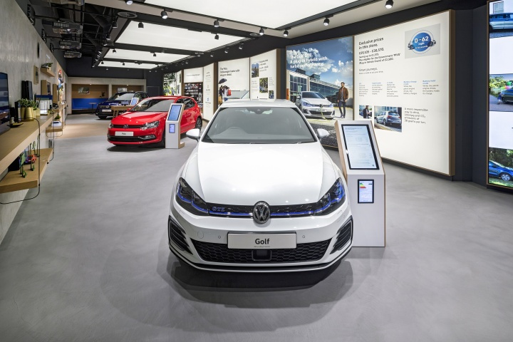 大眾汽車銷售展廳店面空間設計-上海品牌商業空間設計公司