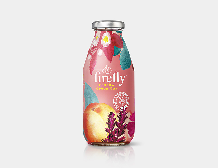 Firefly帶有翅膀的飲料包裝設計，配上帶狀線“活化植物”強化健康特性