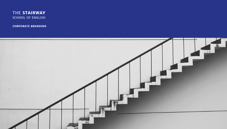 Stairway學(xué)校階梯狀標(biāo)志設(shè)計(jì)，取自英國國旗的三角元素