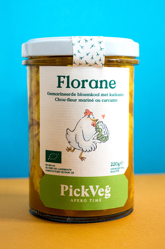 PickVeg 開胃咸菜泡菜休閑食品包裝設計，減輕生活壓力的小雞嘻哈插畫風格