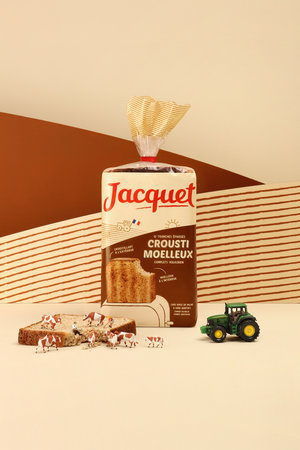 法國Jacquet袋裝面包包裝設計,展示面粉來自法國農民 法國Jacquet袋裝面包包裝設計,展示面粉來自法國農民