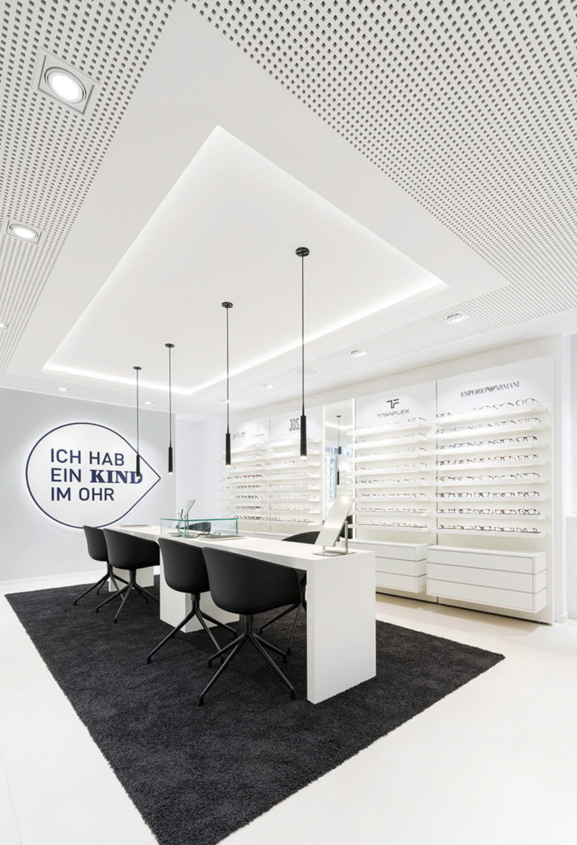 KIND 眼鏡旗艦店店鋪設(shè)計(jì)，冷色淡灰風(fēng)格