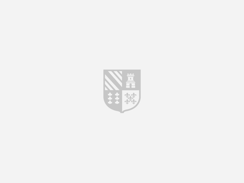 ELLAS珠寶品牌logo設計與品牌vi形象設計,三個花朵徽章 ELLAS珠寶品牌logo設計與品牌vi形象設計,三個花朵徽章