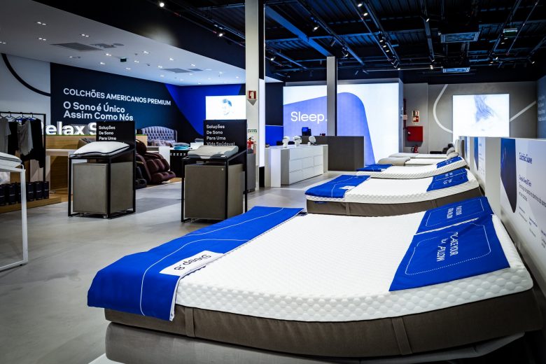 Sleep 8 床墊睡眠店鋪”藍色科技風格“室內零售空間創新設計