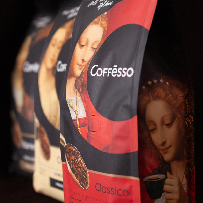 Coffesso速溶咖啡包裝設計，用字母C切出意大利文藝復興女性插圖圖像