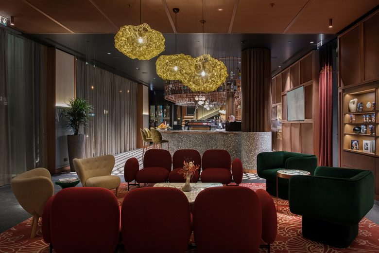 高級沙加爾餐廳餐飲室內空間設計，藝術與奢華風格