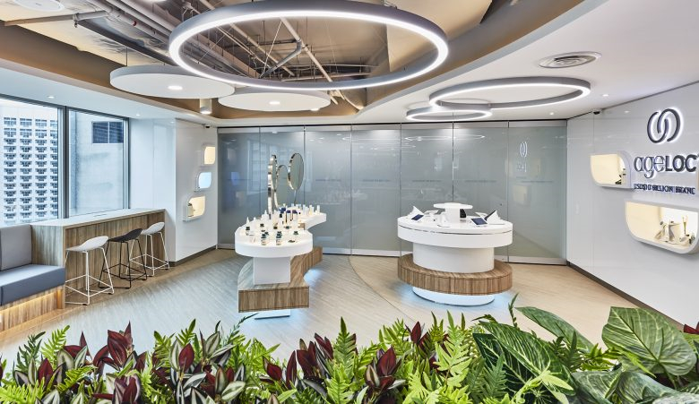 如新保健品新加坡體驗中心展廳空間設計，以科技和互動元素使品牌栩栩如生
