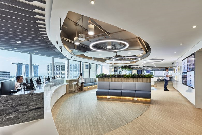 如新保健品新加坡體驗中心展廳空間設計，以科技和互動元素使品牌栩栩如生