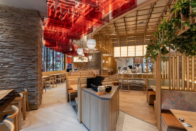 Sushi Tei 日式壽司餐廳餐飲店鋪室內空間設計“自然原木喜慶”風格