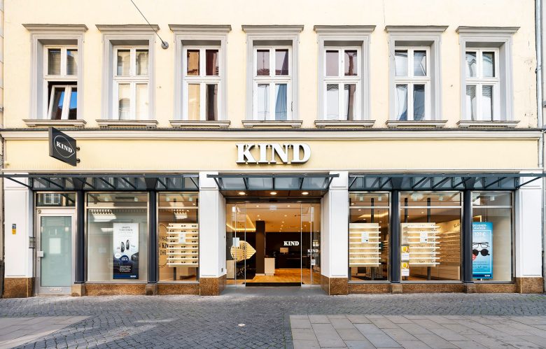 KIND 光學眼鏡和聲學聽力產品專賣店店鋪空間si設計，黑白輕松風格