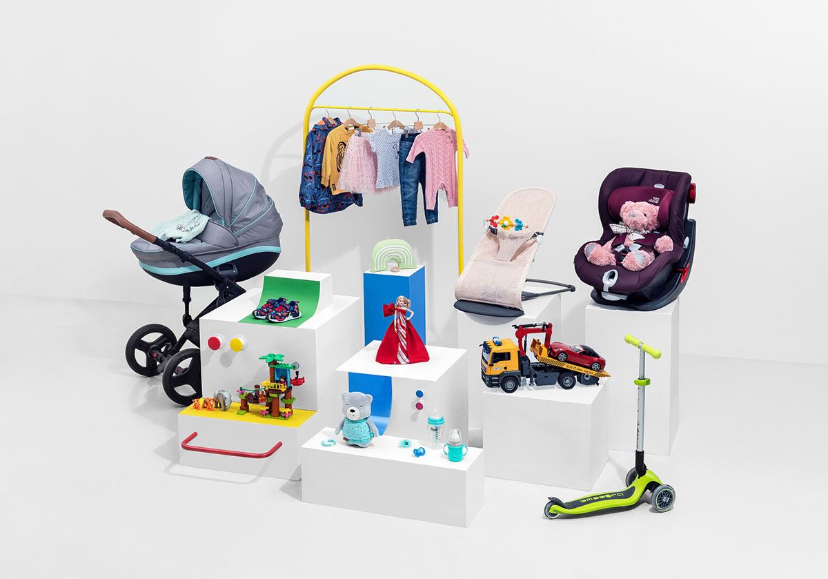 Baby City 嬰兒城嬰兒用品品牌vi設(shè)計，首尾相連的卡通人物視覺