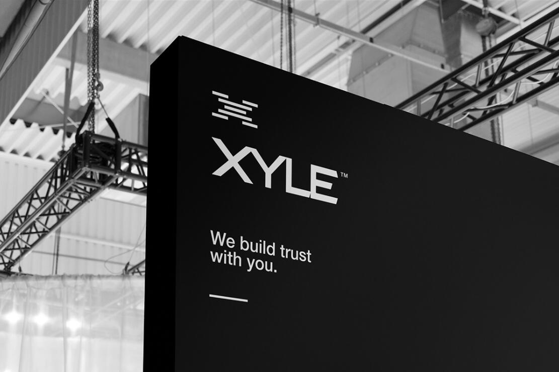 Xyle建筑設(shè)計公司logo設(shè)計品牌形象vis設(shè)計，x磚塊logo與超酷黑白漸變vi風