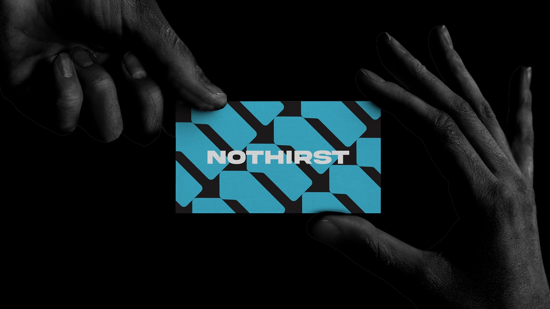 NoThirst 運動生活方式與運動水杯品牌形象vi設計，黑籃配色+幾何底紋輔助圖形