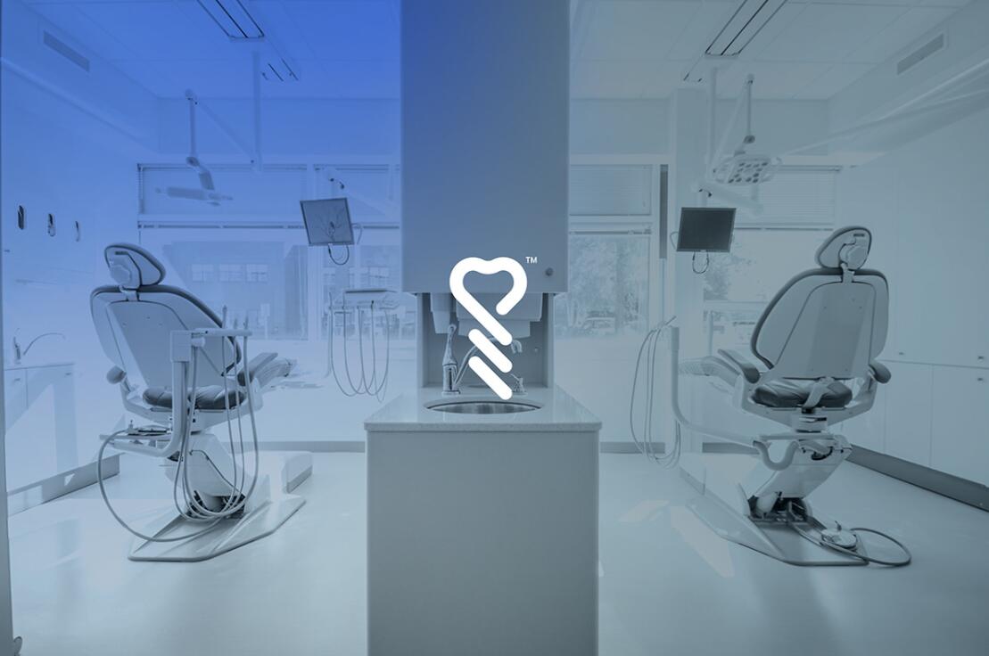 DMIC 亞科診所品牌logo-vi設計，明亮輕藍紫色搭配略灰色