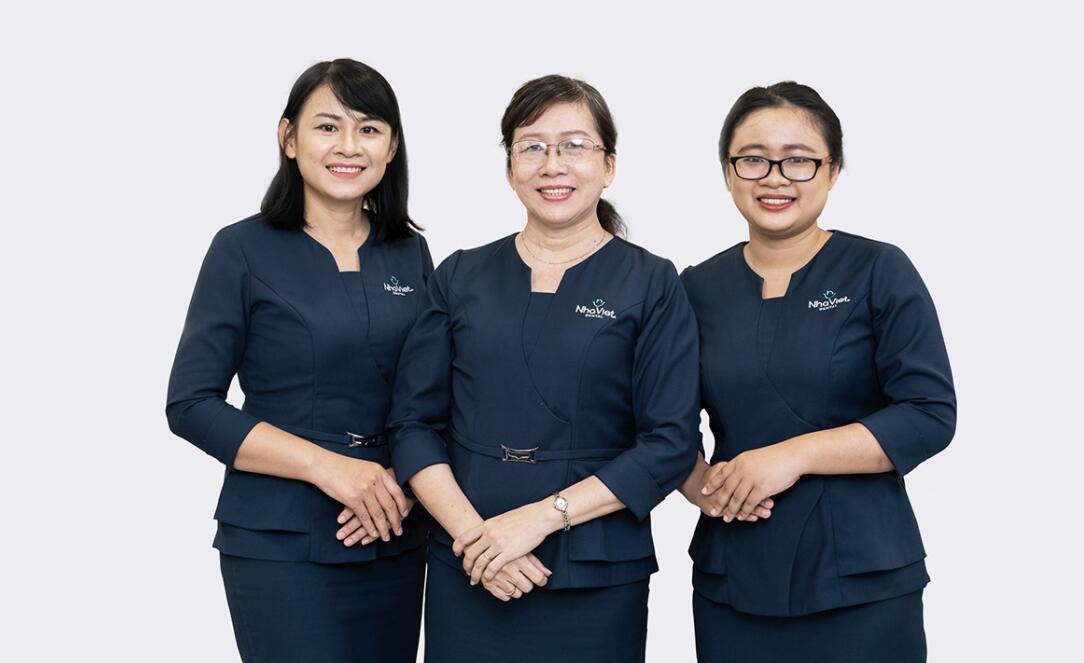 Nha Viet 牙科牙齒醫療診所品牌全案策劃設計-logo/vi/