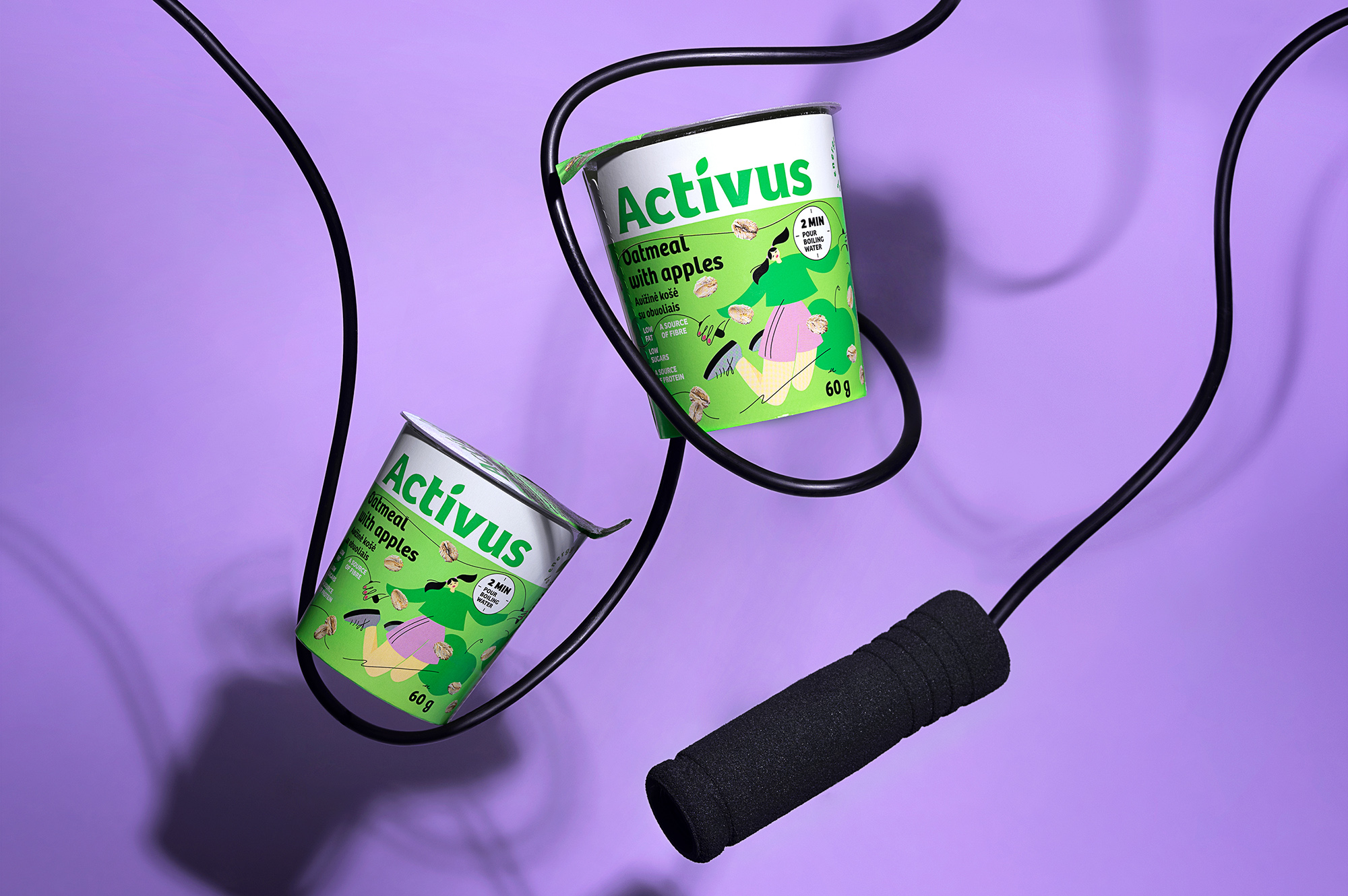 ACTIVUS 杯裝健康速食早餐或午餐包裝設計，比例夸張的活力人物插畫