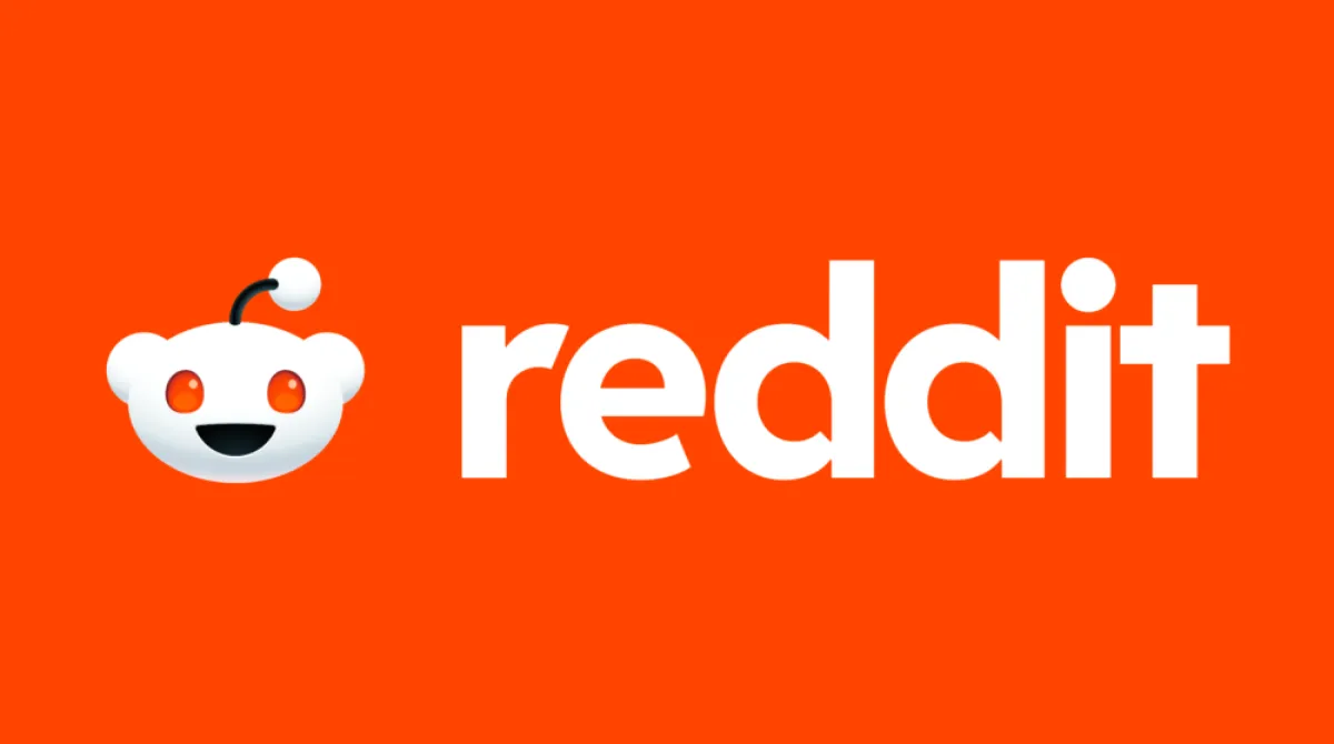 Reddit 社交新聞?wù)军c互聯(lián)網(wǎng)科技品牌吉祥物設(shè)計標志設(shè)計，白色橙色機器人玩偶風(fēng)格