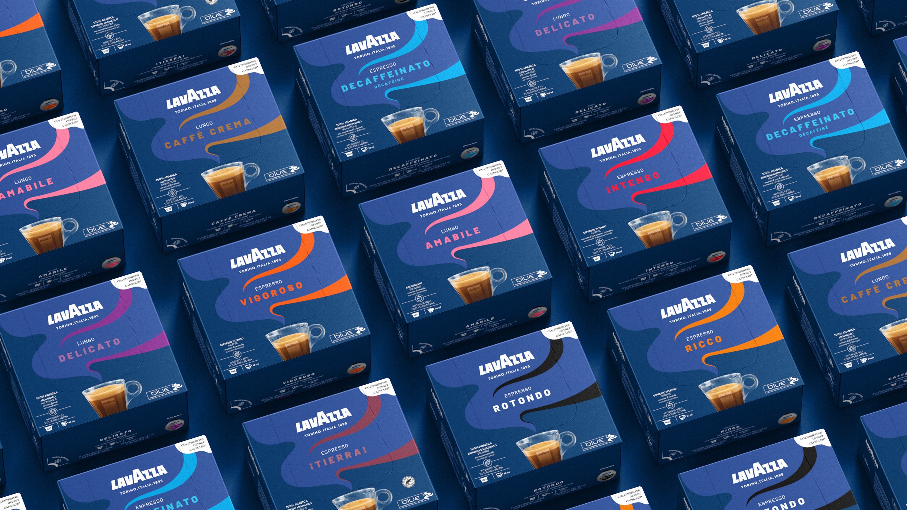 Lavazza Blue 膠囊咖啡包裝設(shè)計(jì),海軍藍(lán)加多層次香氣元素
