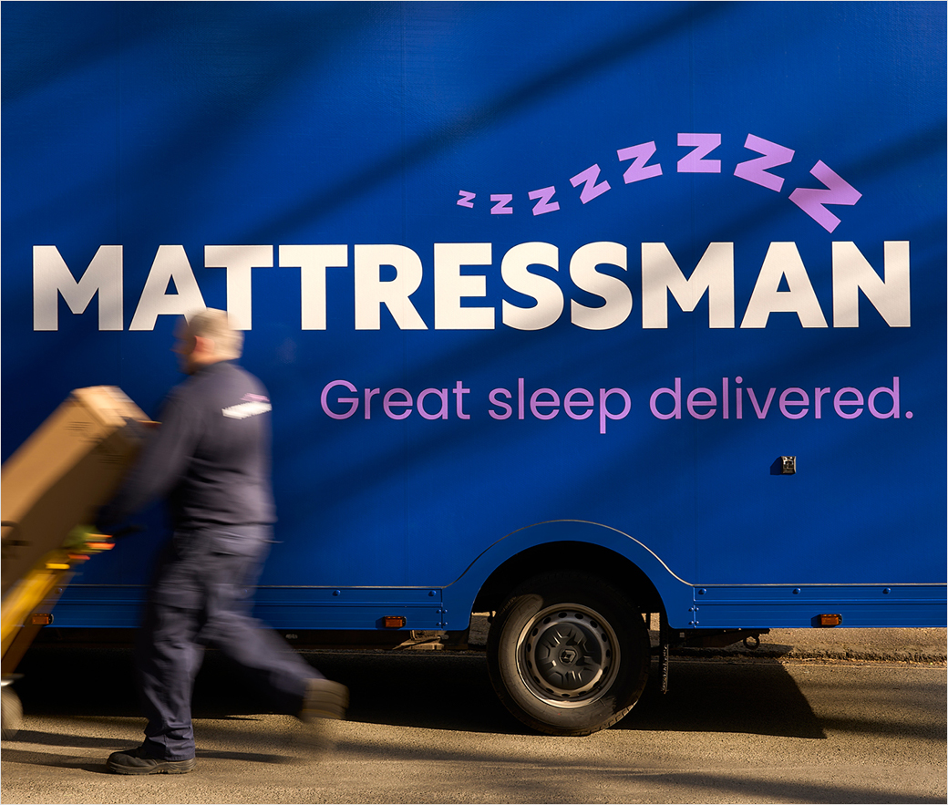 Mattressman英國最大在線床墊零售商品牌形象重塑logo設(shè)計(jì)vi應(yīng)用設(shè)計(jì)-睡眠字母Z曲線